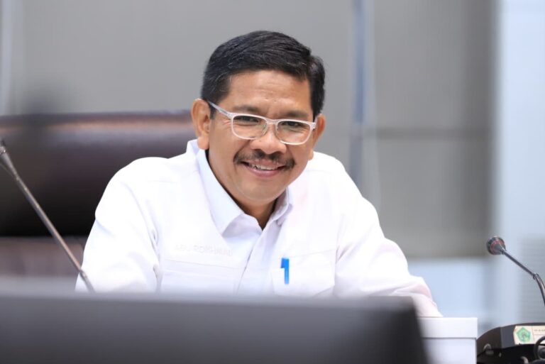 Kemenag menyiapkan materi edukasi keagamaan sebagai pedoman bagi penyuluh agama dalam menyampaikan pemahaman mengenai isu LGBTQ